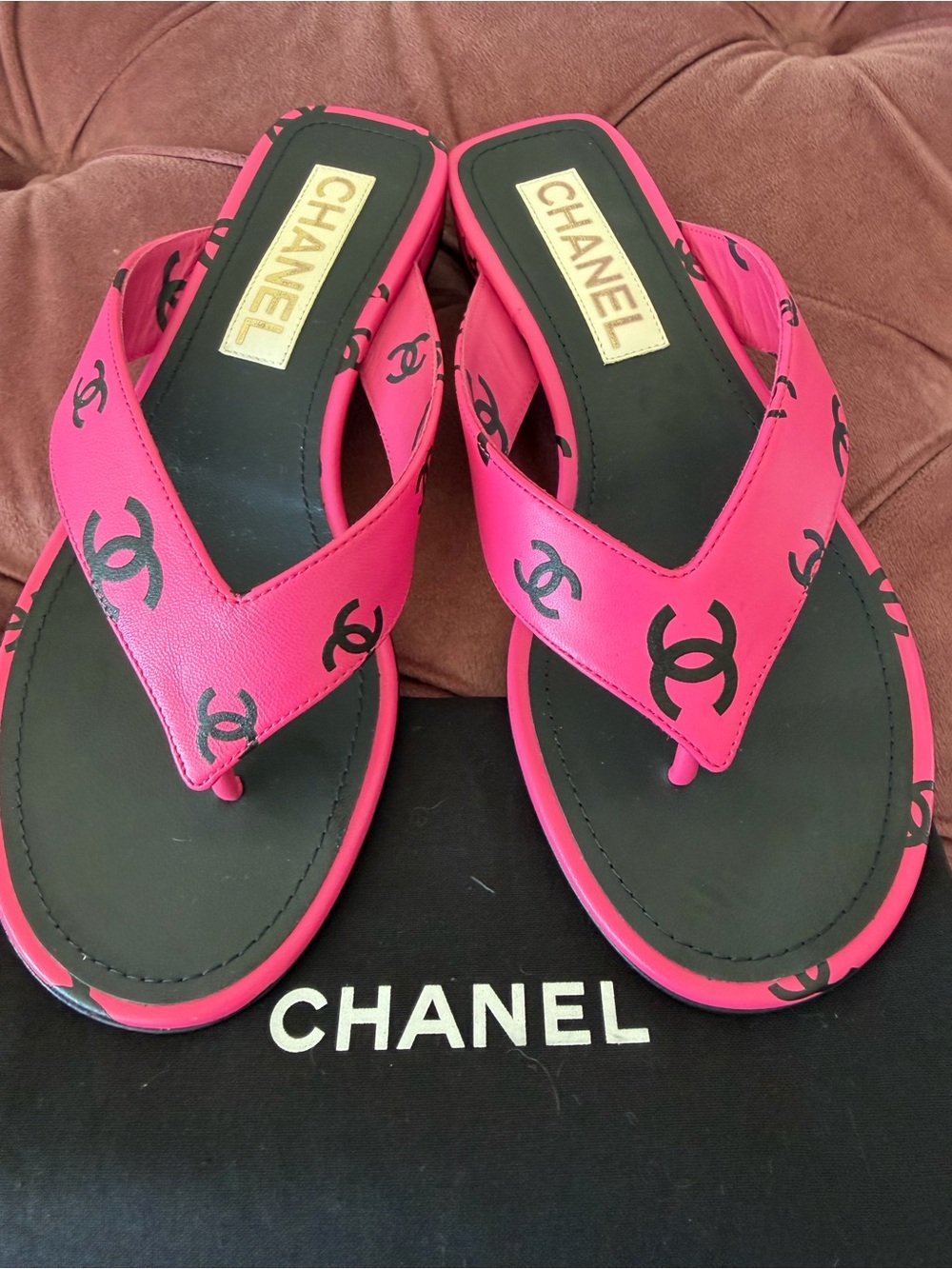 CHANEL leather Hot Pink Logo Thong Sandals 🩷